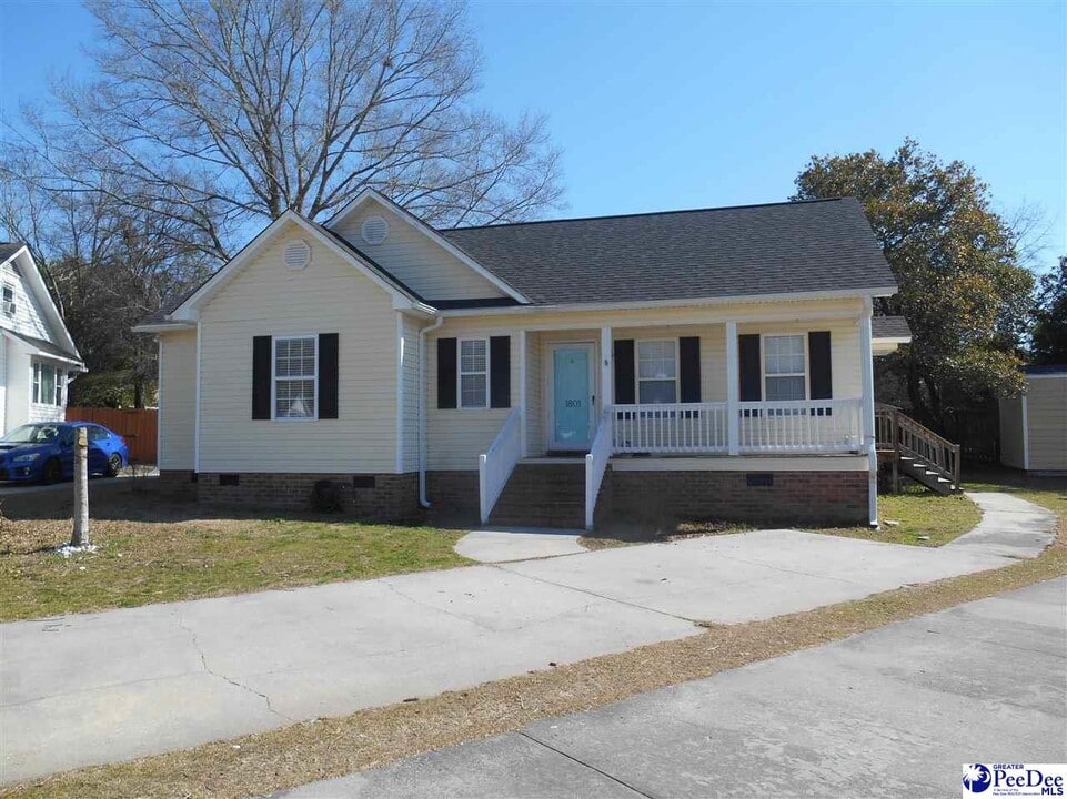 1801 Brian Ct in Florence, SC - Building Photo
