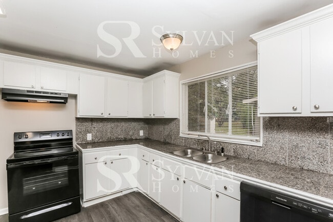 654 Piermont St in Jackson, MS - Building Photo - Building Photo