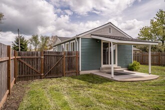 230 15th Ave SE in Albany, OR - Building Photo - Building Photo