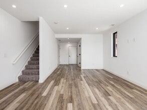 911 N 4th St, Unit 911 in Columbus, OH - Foto de edificio - Building Photo