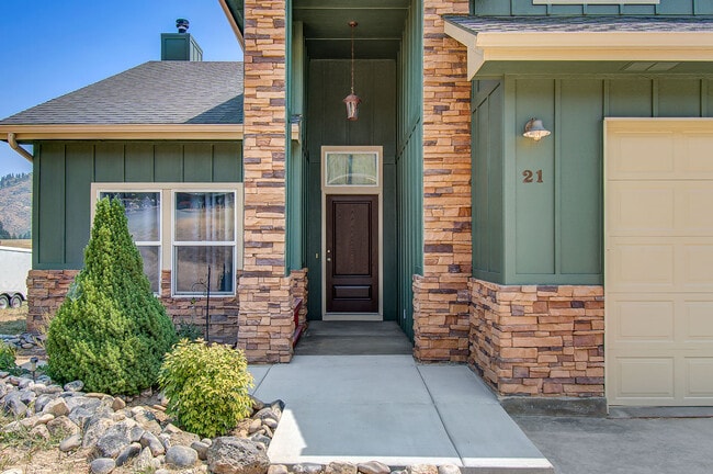 21 Mores Creek Cir in Boise, ID - Building Photo - Building Photo