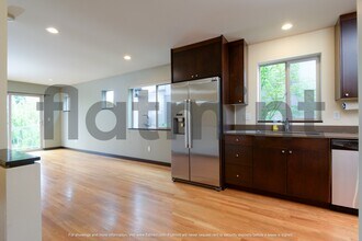 1512 44th Ave SW in Seattle, WA - Building Photo - Building Photo