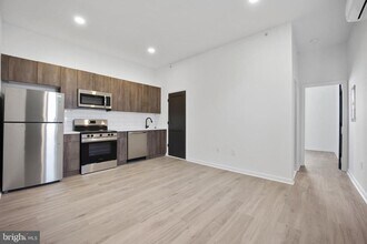 1500 W Tioga St in Philadelphia, PA - Building Photo - Building Photo