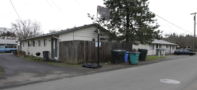 1907 Carlson Rd in Vancouver, WA - Foto de edificio - Building Photo