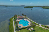 Sunrise Cove in Sarasota, FL - Foto de edificio - Building Photo