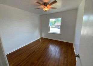 1926 S 55th St in Temple, TX - Building Photo - Building Photo