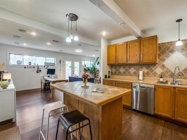 1211 Berkley Ave in Dallas, TX - Building Photo