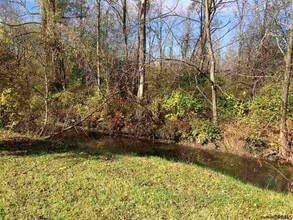 496 Old Niskayuna Rd in Latham, NY - Building Photo - Building Photo