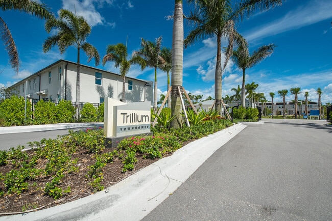 3944 SE Caladium Ct in Stuart, FL - Building Photo - Building Photo