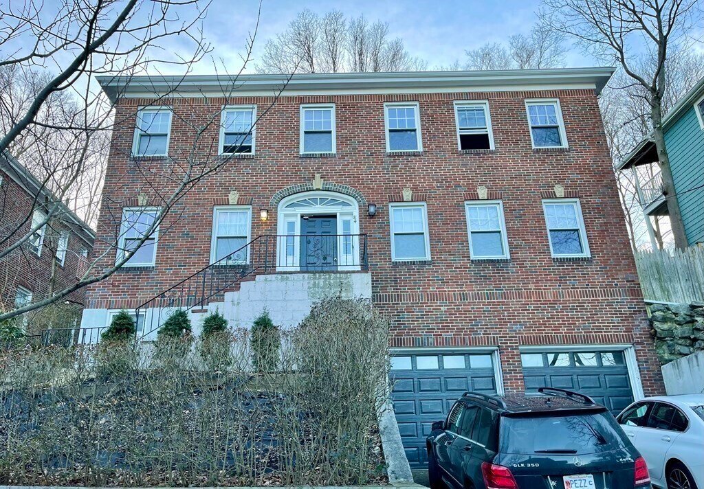 84 Atherton Rd in Brookline, MA - Building Photo