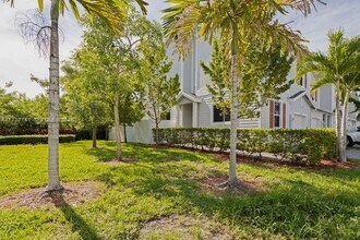 1755 SE 9th Terrace in Florida City, FL - Foto de edificio - Building Photo