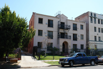 246 S Kenmore Ave in Los Angeles, CA - Building Photo - Building Photo