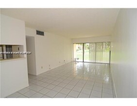 5911 Washington St in Hollywood, FL - Building Photo - Building Photo