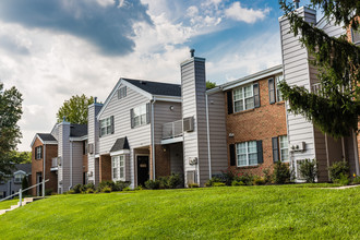 Stirling Court in Mount Laurel, NJ - Building Photo - Building Photo