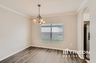 8332 Crescent Moon Dr in New Port Richey, FL - Building Photo - Building Photo