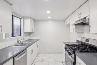 507 E Cedar Ave in Burbank, CA - Building Photo - Building Photo