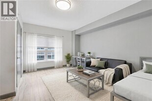 258B Sunview St in Waterloo, ON - Building Photo