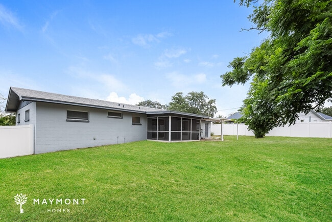 1054 Tower Blvd in Lake Wales, FL - Foto de edificio - Building Photo