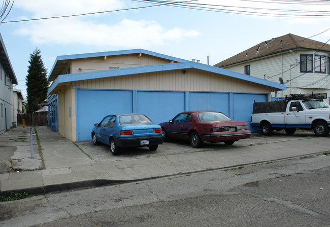 150 N Railroad Ave in San Mateo, CA - Foto de edificio - Building Photo