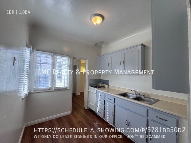 property at 416 W Burnett St