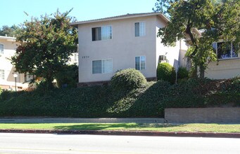 1570 Verdugo Rd in Glendale, CA - Building Photo - Building Photo