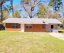 110 Grayson St in West Monroe, LA - Building Photo