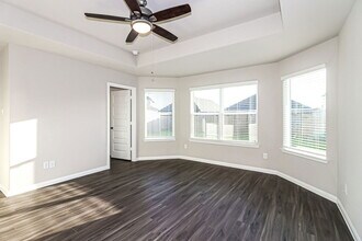 5122 Hector Gustavo Dr in Rosharon, TX - Building Photo - Building Photo