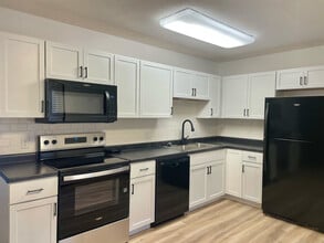 2621 Struthmore Dr, Unit 2621 in Lima, OH - Building Photo - Building Photo