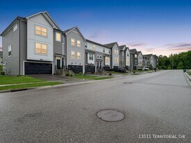 13511 Territorial Cir N in Maple Grove, MN - Building Photo