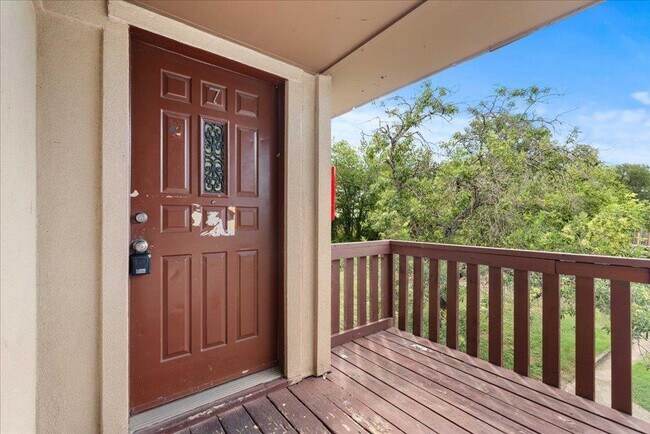 908 N LBJ Dr in San Marcos, TX - Building Photo - Building Photo