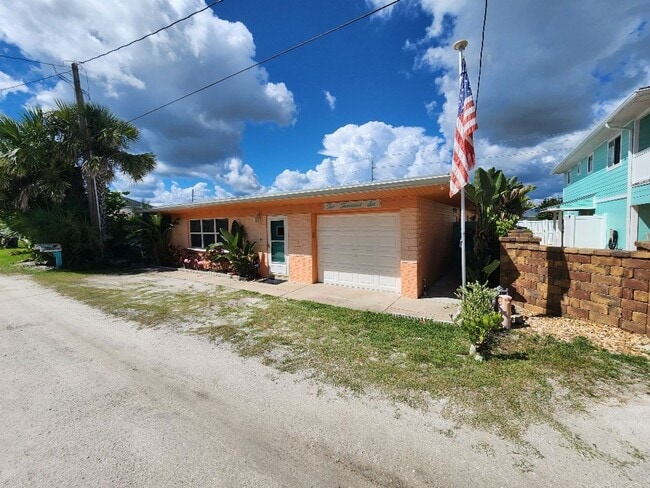 property at 2006 Hill St