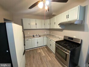 220 Pearl St in Norristown, PA - Building Photo - Building Photo