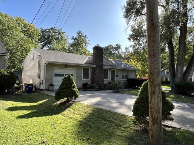 6321 W 57th Terrace in Mission, KS - Building Photo - Building Photo