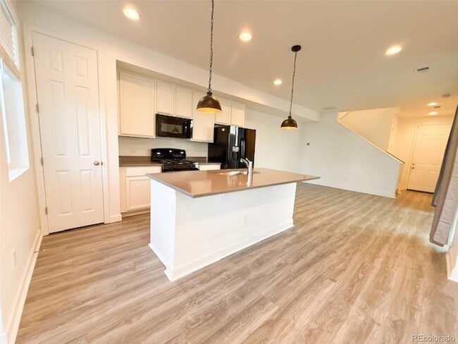 591 S Pitkin Ct in Aurora, CO - Building Photo - Building Photo