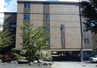 Avalon Apartments in Seattle, WA - Building Photo - Building Photo