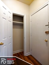 3721 N Pine Grove Ave, Unit #3720.5-E2 in Chicago, IL - Building Photo - Building Photo