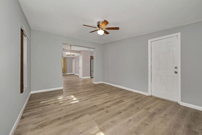1351 NE 156th St in North Miami Beach, FL - Building Photo - Building Photo