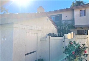 6811 Alderwood Dr in Carlsbad, CA - Building Photo
