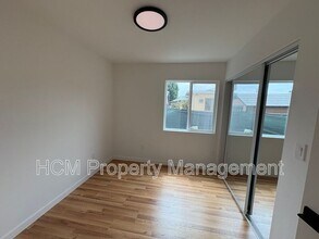 858 W 47th St in Los Angeles, CA - Building Photo - Building Photo