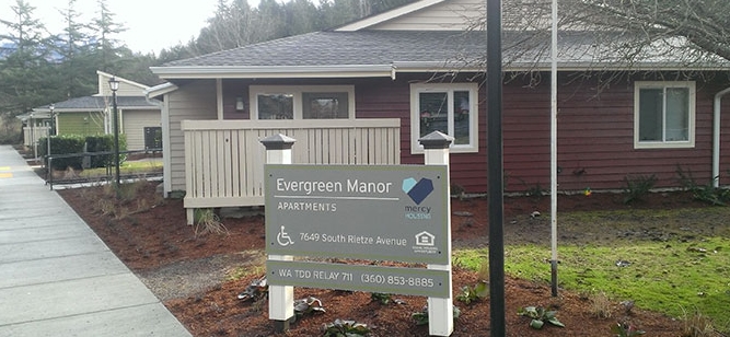 Evergreen Manor in Concrete, WA - Foto de edificio