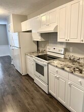 1130 Alexwood Dr in Hope Mills, NC - Building Photo - Building Photo