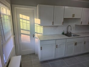 19 Moore St, Unit 1 N in Manchester, CT - Building Photo - Building Photo
