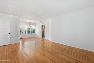 6617 Gerald Ave in Los Angeles, CA - Foto de edificio - Building Photo