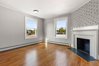 17 Shirley St in Quincy, MA - Building Photo - Building Photo