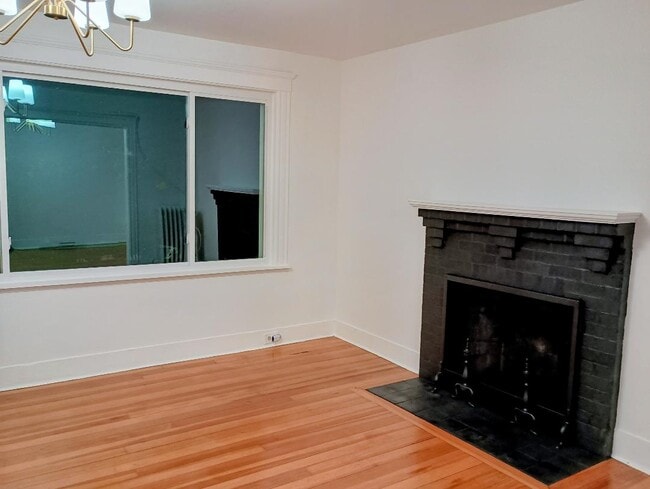 836 Belmont St, Unit 1 in Watertown, MA - Foto de edificio - Building Photo