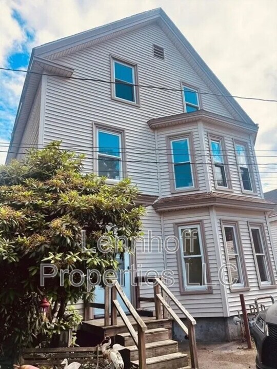5 Little River St in Haverhill, MA - Building Photo