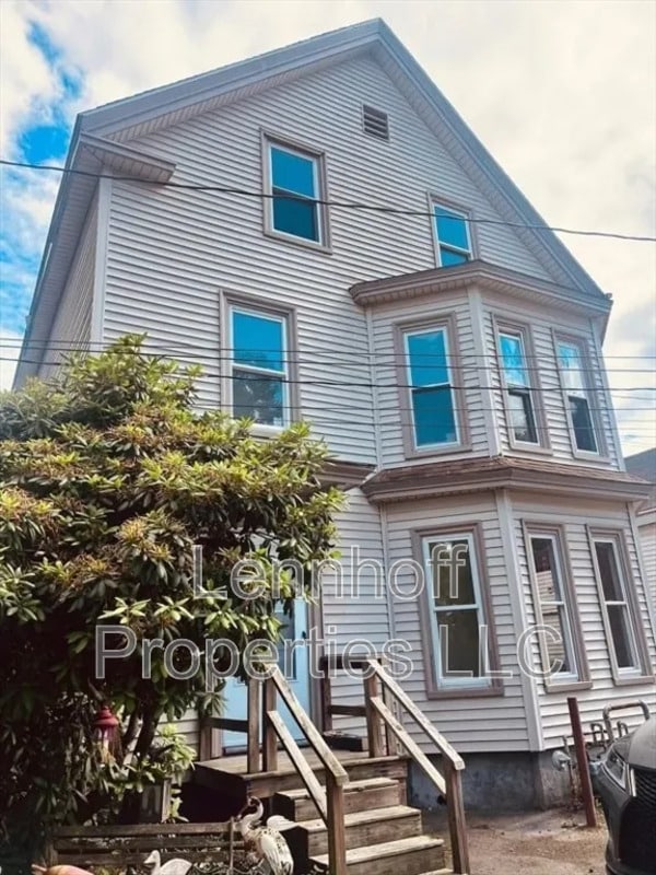 property at 5 Little River St
