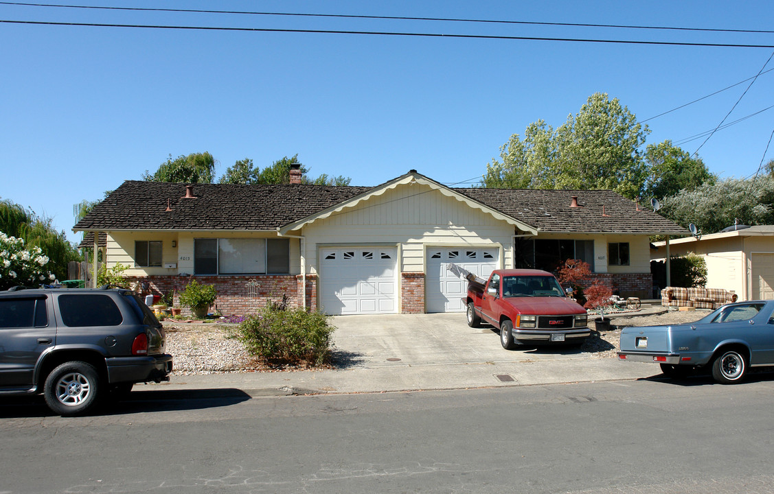 4015 Princeton Dr in Santa Rosa, CA - Building Photo