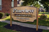 PineView Apartments in Napoleon, OH - Foto de edificio - Building Photo