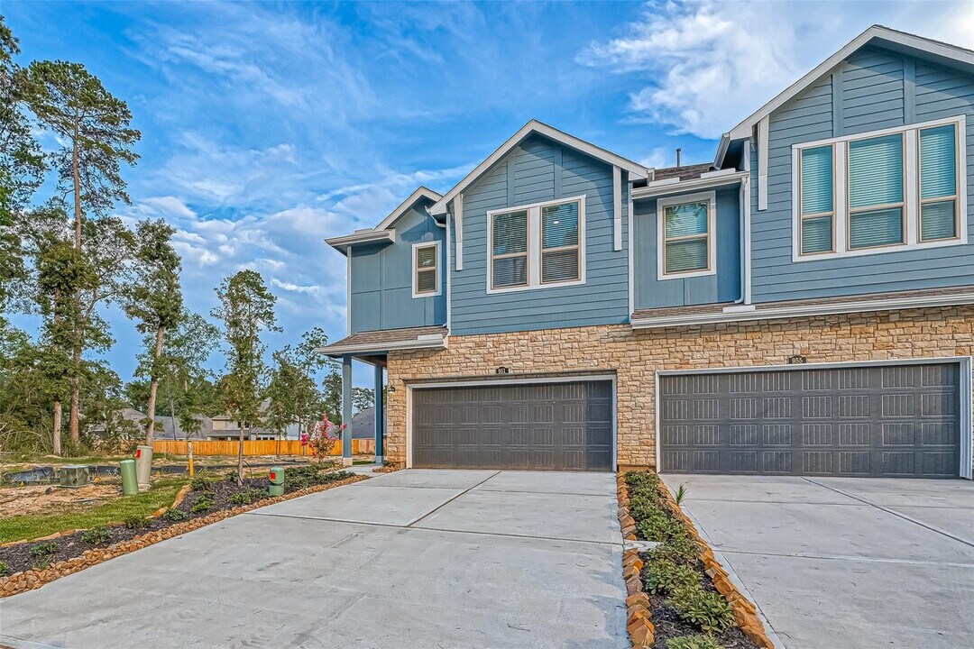 951 Lars Trek Trail in Conroe, TX - Building Photo